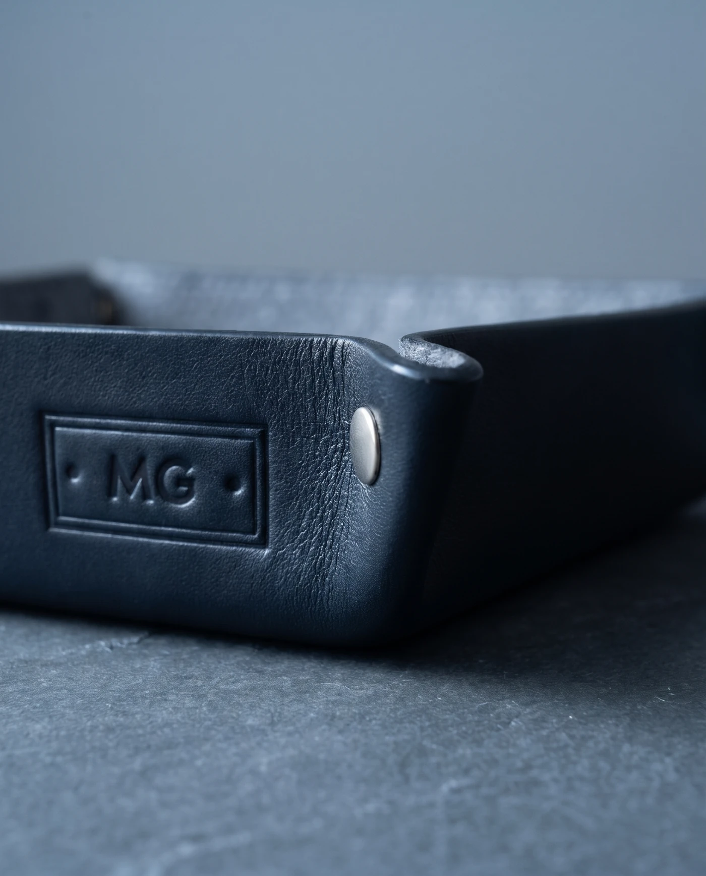 Leather Valet Tray: close-up detail