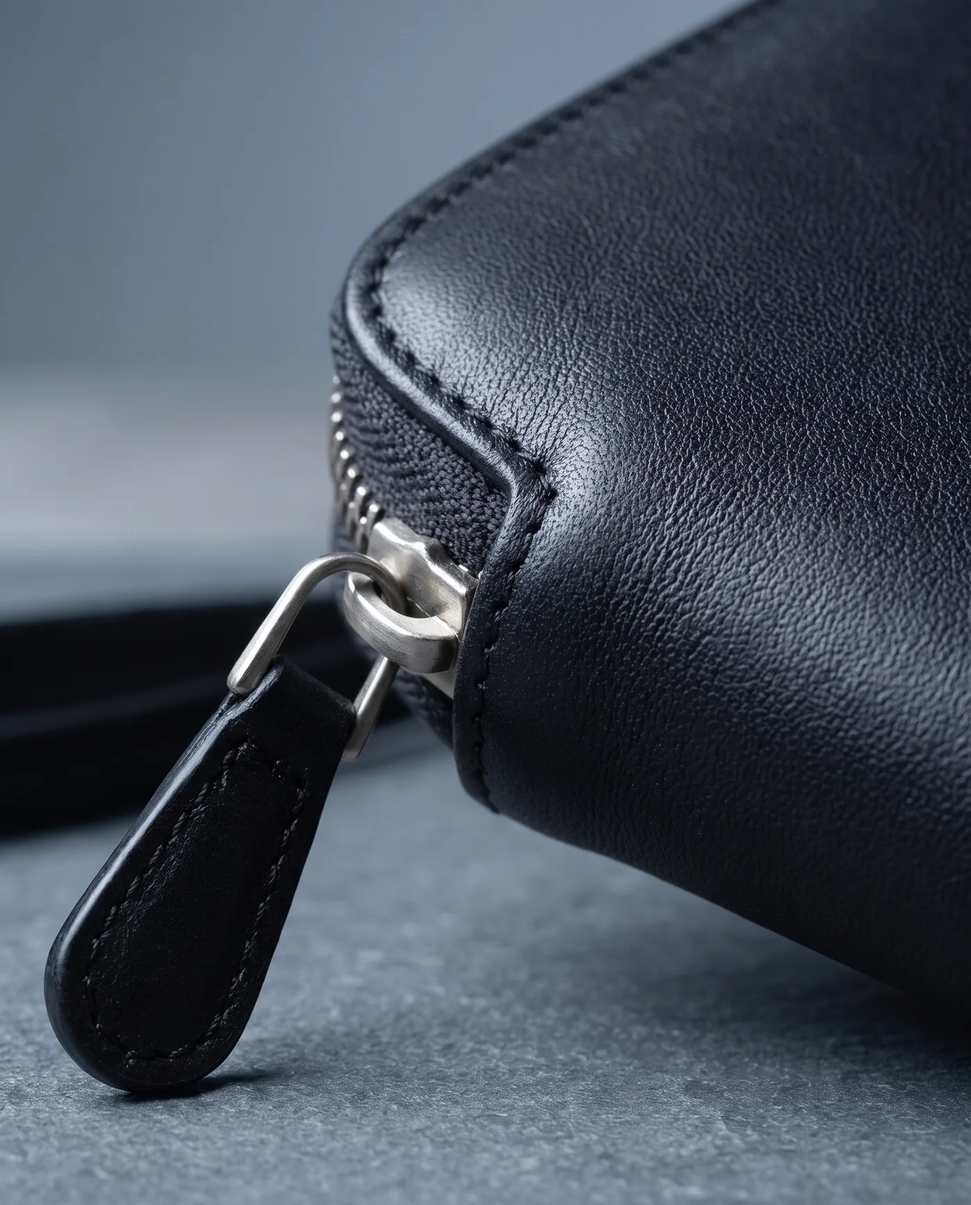 Long Travel Wallet: close-up detail