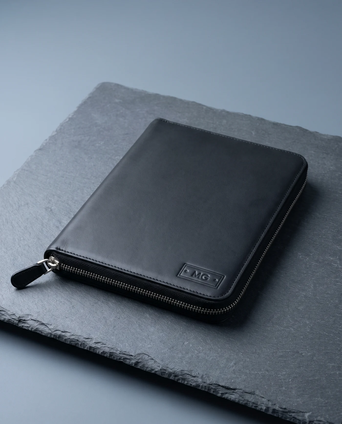 Zip-Around Portfolio: front three-quarter view